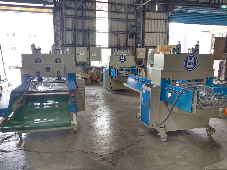 2019 Appreciation to the traders of Central and South America, Taiwan traders, African customers trust Dipo Plastic Machinery, and once again purchase the bag making machine.