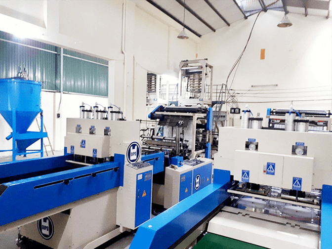 Ngành sản xuất túi nhựa của Việt Nam cũng tiếp tục mở rộng trang thiết bị nhà xưởng.