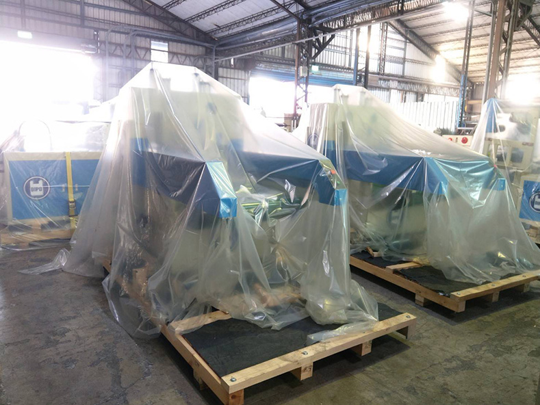 Dipo Plastic Machinery Factory hizo todo lo posible para mejorar la calidad de producción de bolsas de plástico y la producción de bolsas de compras para los clientes de la fábrica de bolsas de plástico de Vietnam.