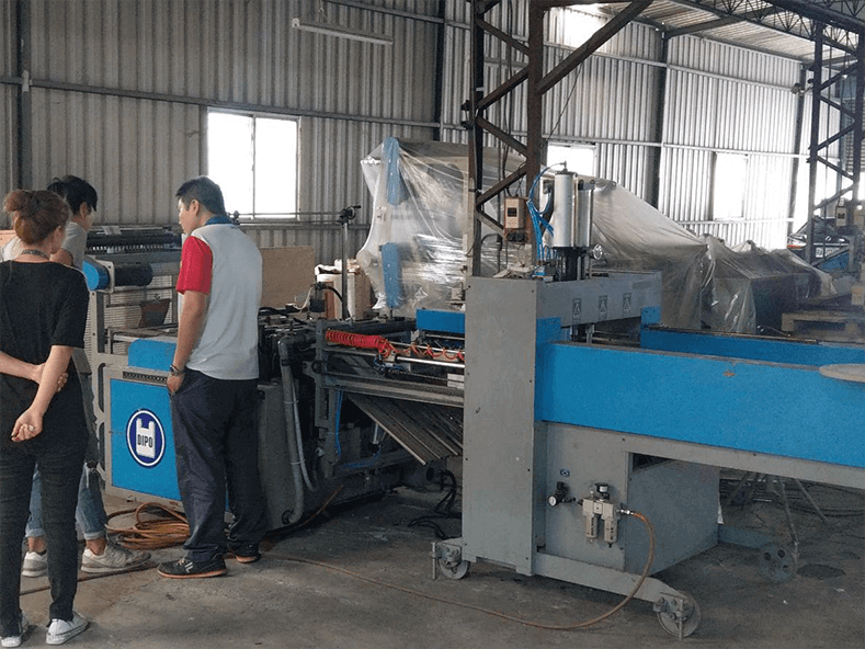 La conception des machines de fabrication de sacs DIPO Plastic Machinery Factory 2018-2019 automatiques et écologiques est entièrement orientée vers le développement de sacs en plastique
