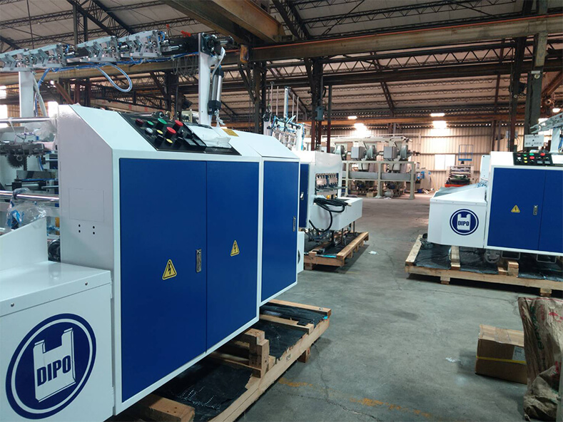 L'usine de sacs en plastique des 100 meilleures entreprises en Thaïlande continue d'augmenter la machine de conditionnement automatique de machines en plastique Dipo.